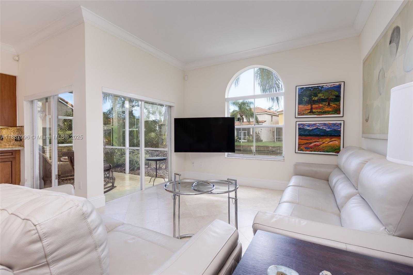 Small Image of 1526 EAST LAKE CT, Hollywood Number 10