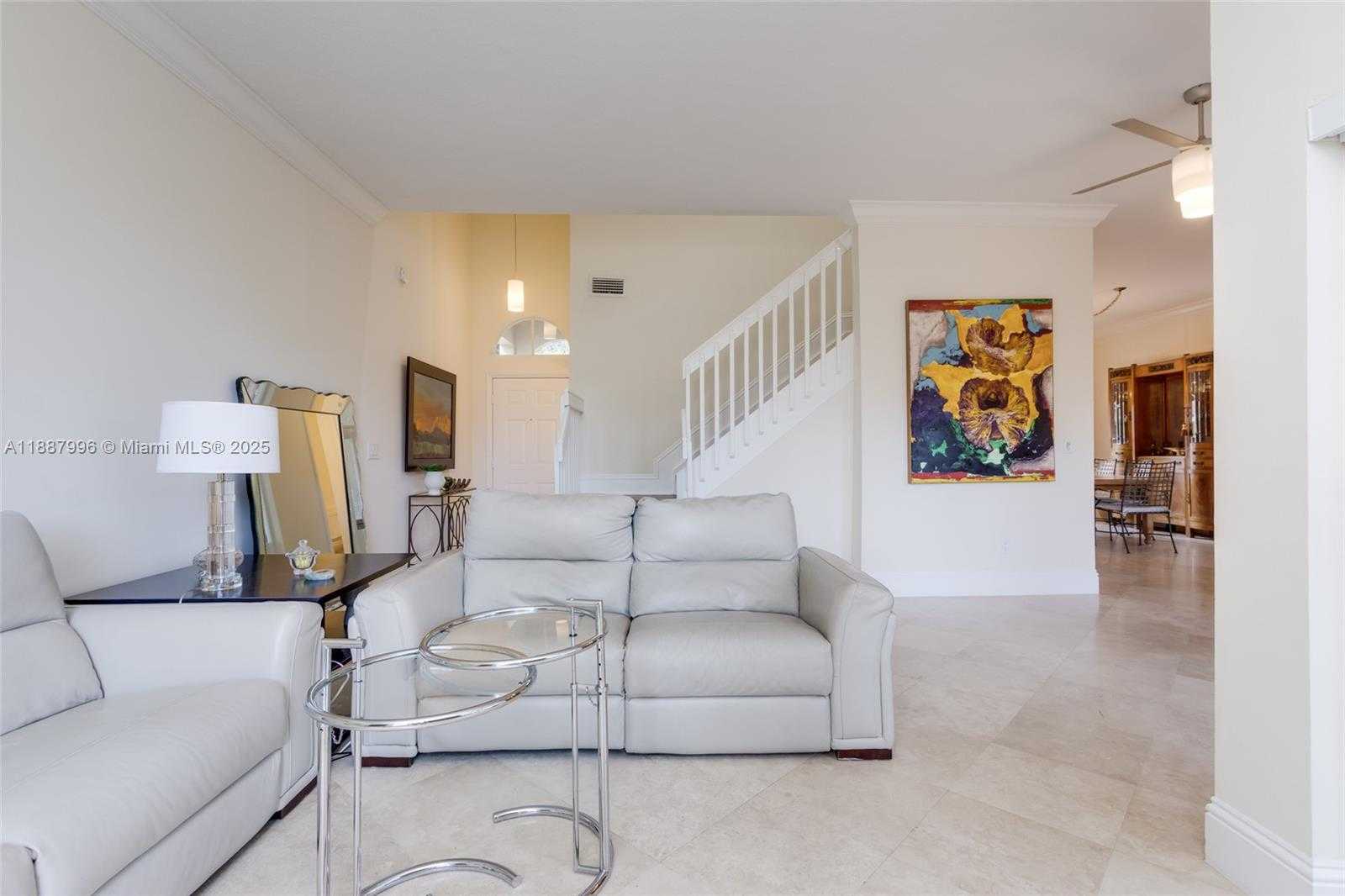 Small Image of 1526 EAST LAKE CT, Hollywood Number 12