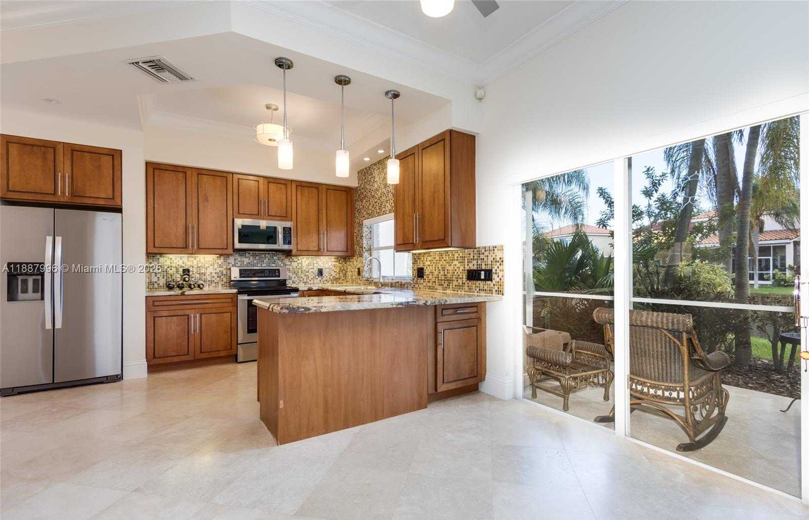 Small Image of 1526 EAST LAKE CT, Hollywood Number 14