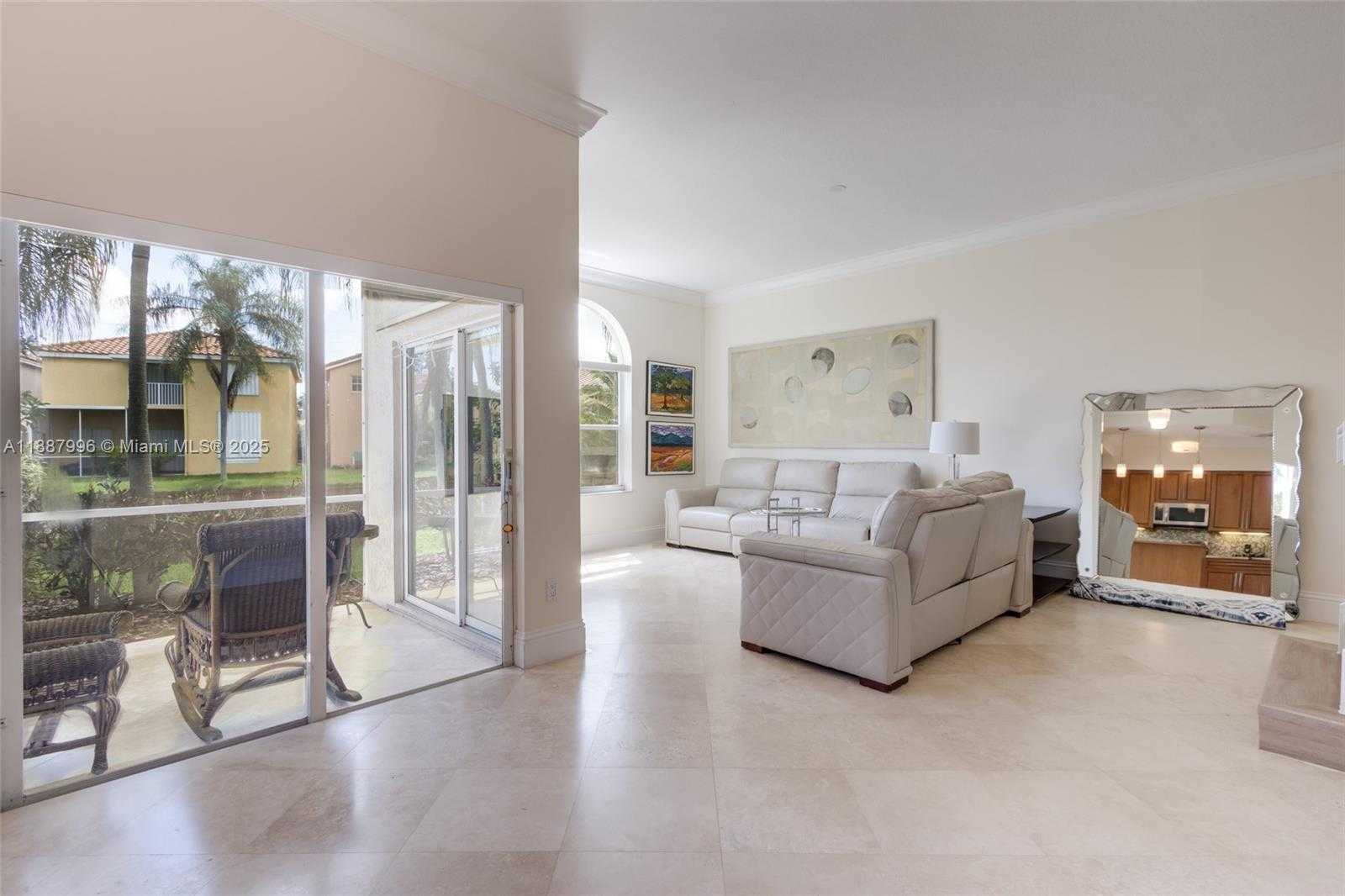 Small Image of 1526 EAST LAKE CT, Hollywood Number 15