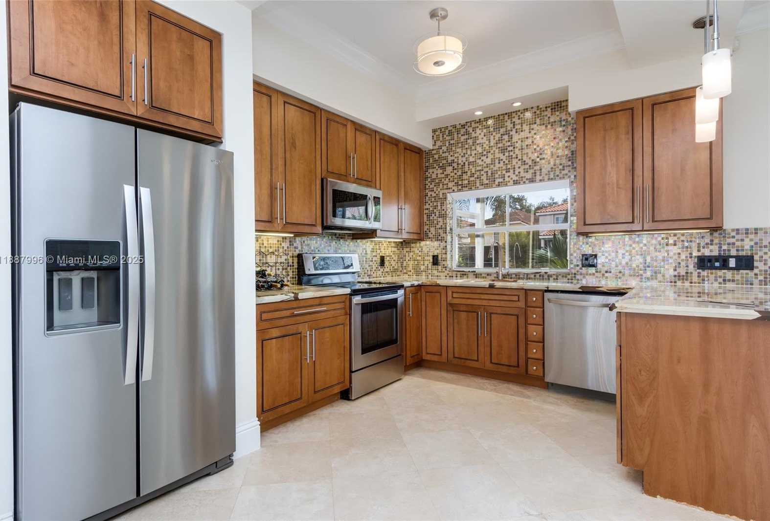 Small Image of 1526 EAST LAKE CT, Hollywood Number 16