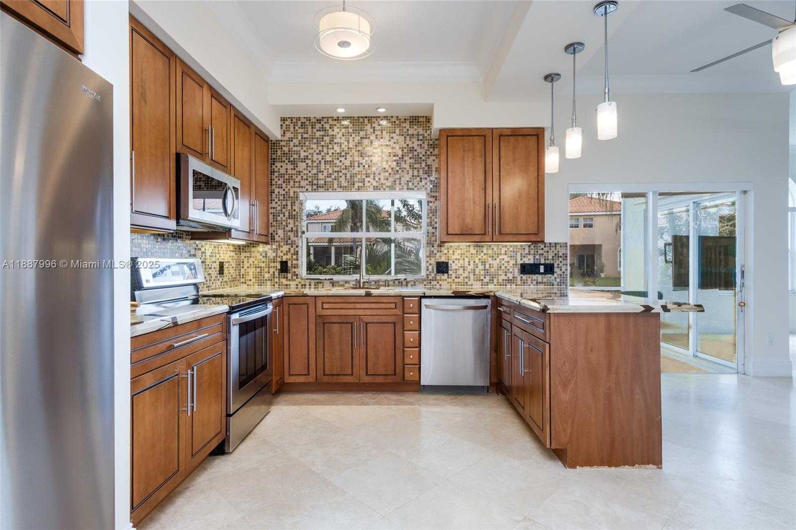 Small Image of 1526 EAST LAKE CT, Hollywood Number 17