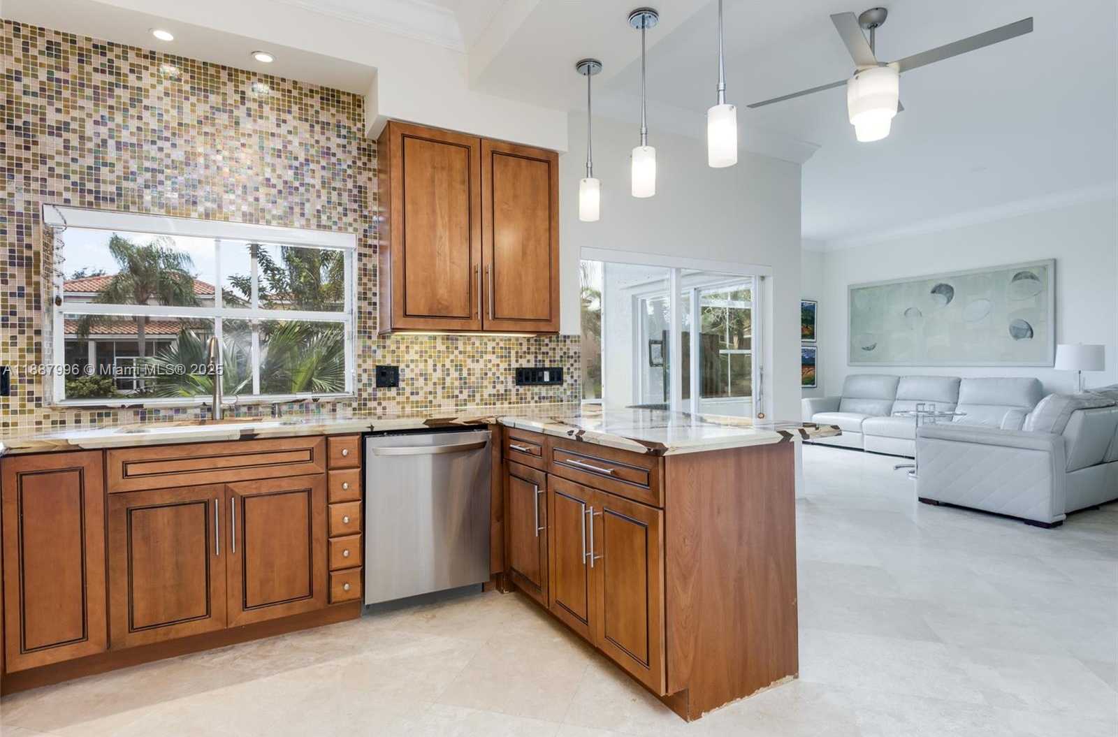 Small Image of 1526 EAST LAKE CT, Hollywood Number 18