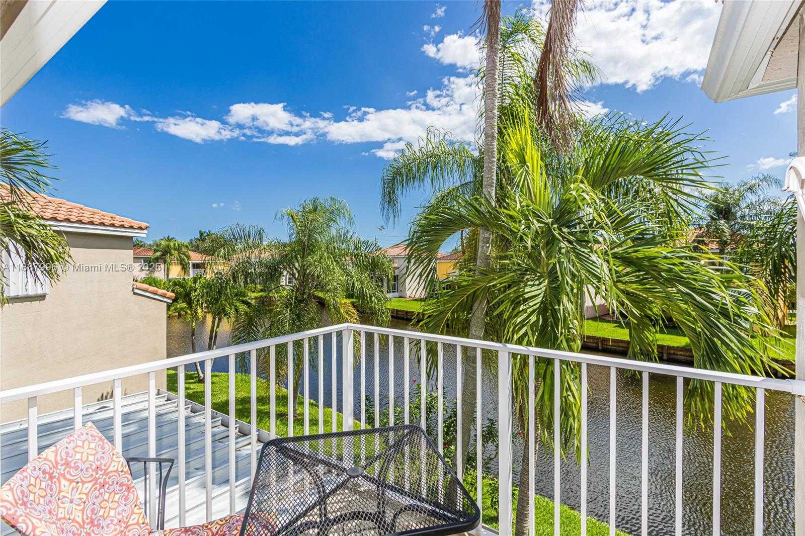 Small Image of 1526 EAST LAKE CT, Hollywood Number 30