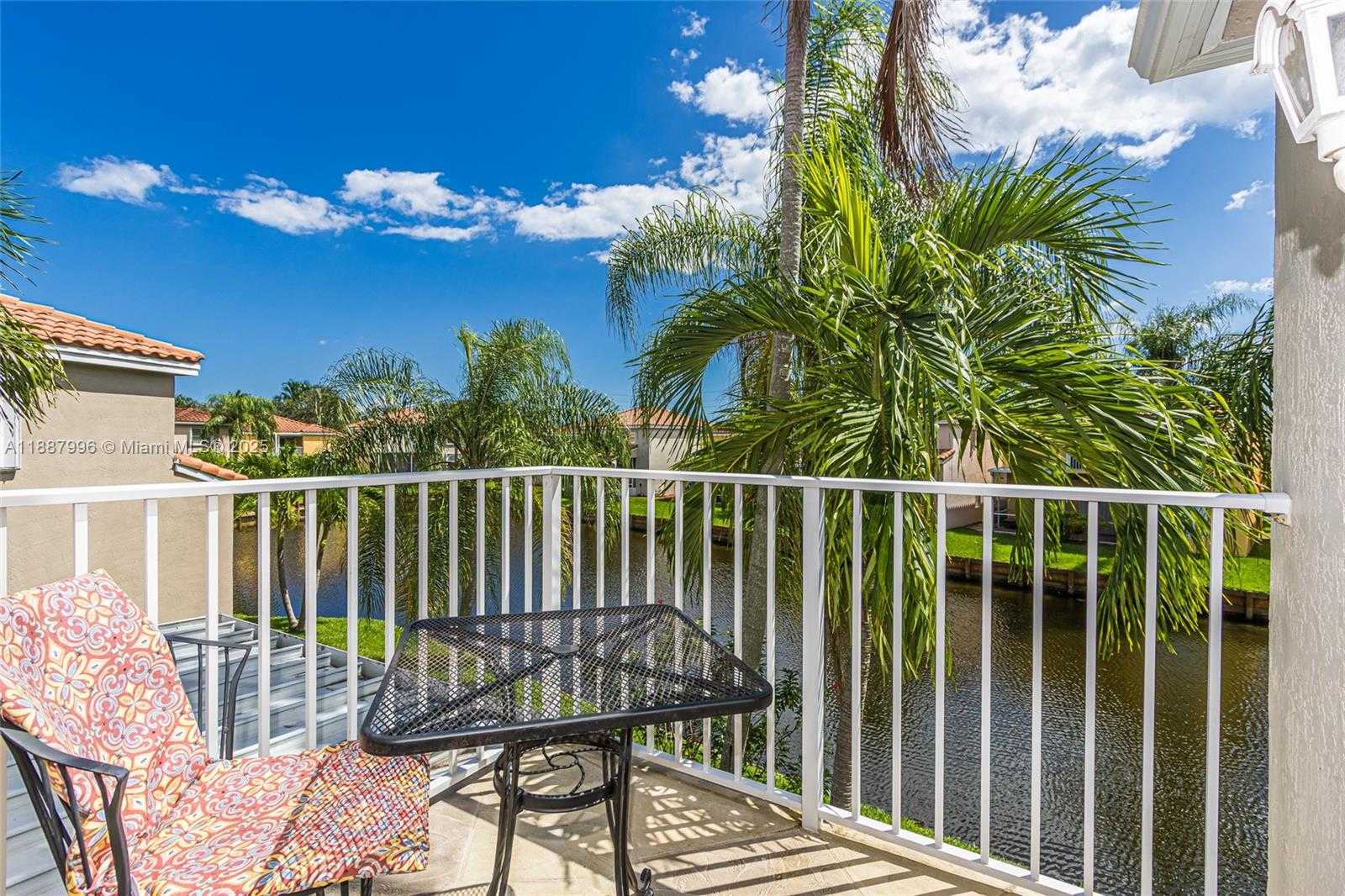 Small Image of 1526 EAST LAKE CT, Hollywood Number 31