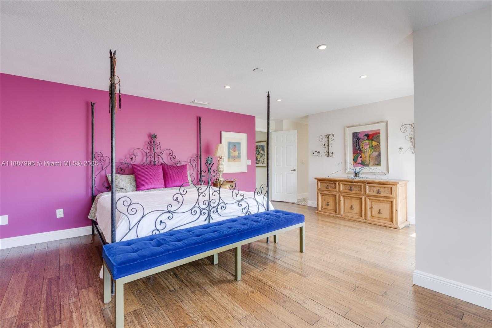 Small Image of 1526 EAST LAKE CT, Hollywood Number 32
