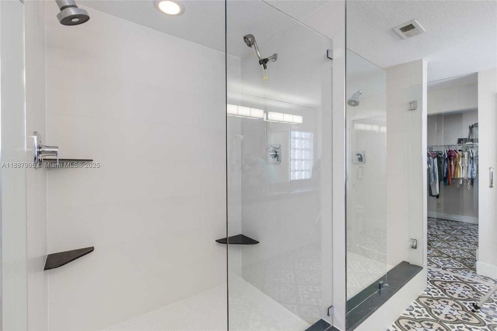 Small Image of 1526 EAST LAKE CT, Hollywood Number 35