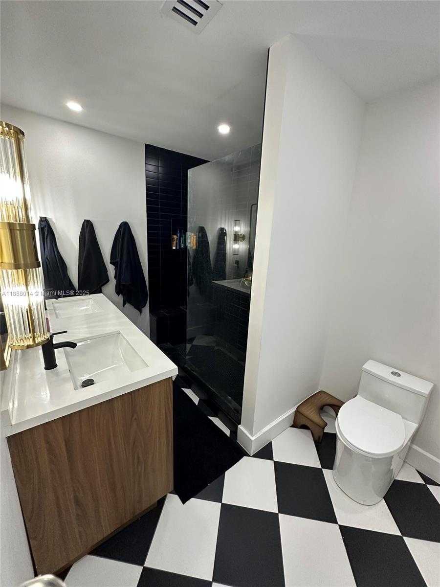 Small Image of 15812 SOUTH WEST 83RD CT, Palmetto Bay Number 20