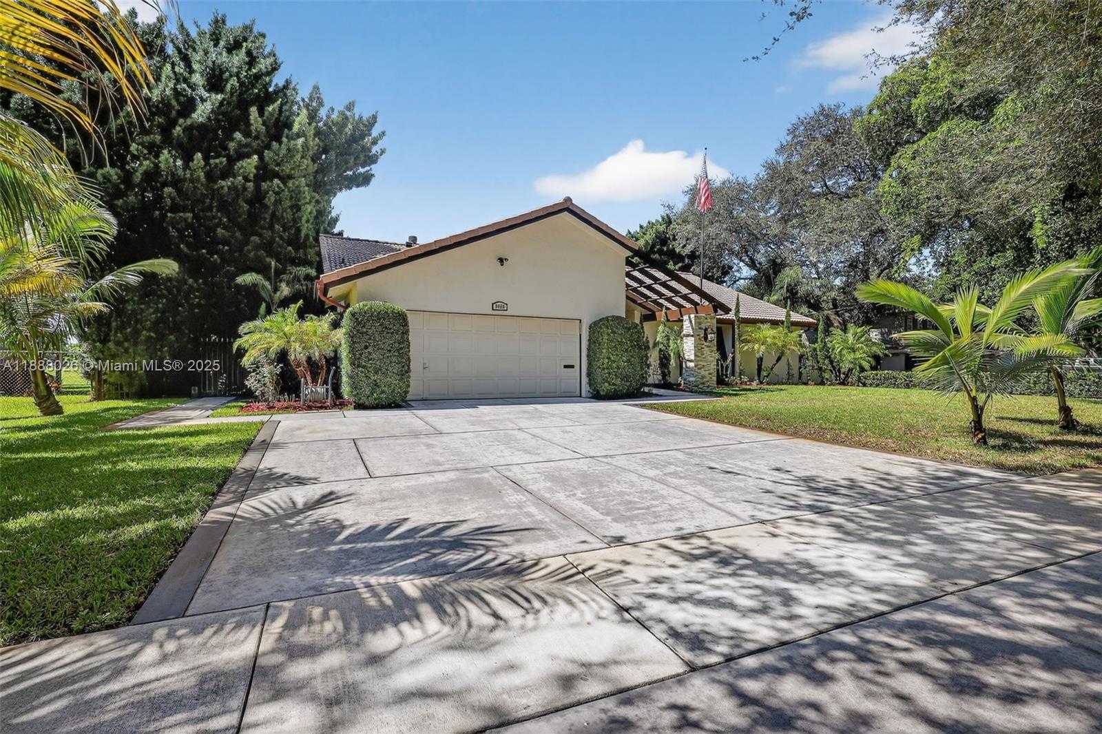 Small Image of 8860 SOUTH WEST 49TH CT, Cooper City Number 2