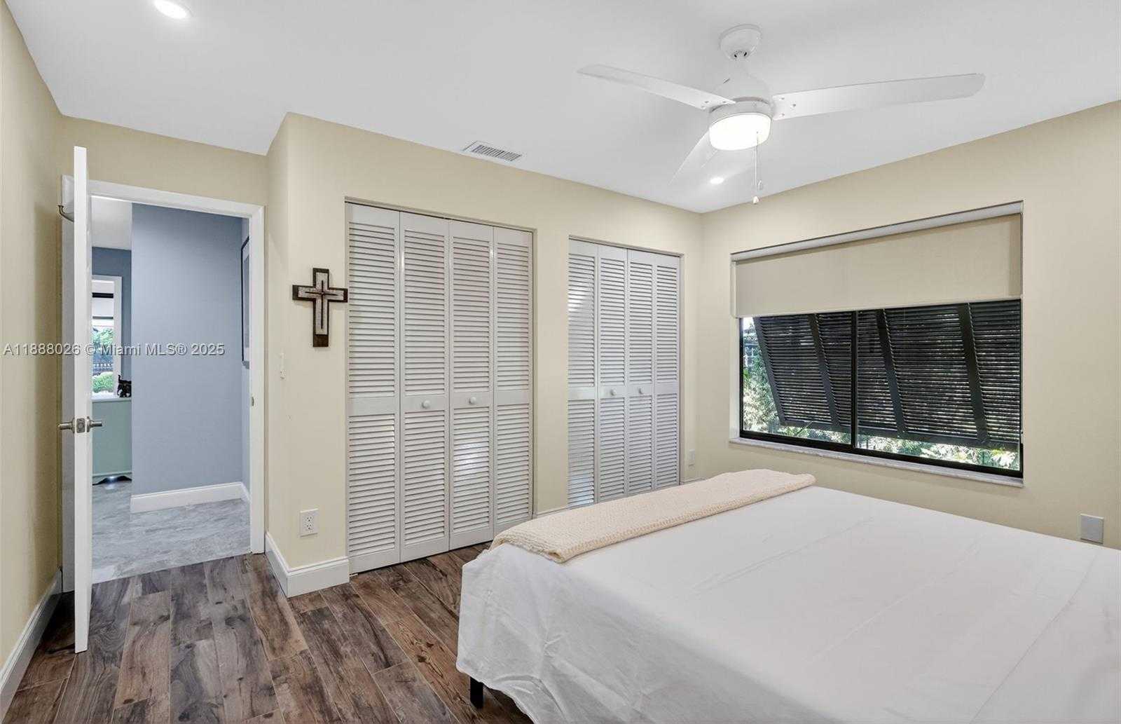 Small Image of 8860 SOUTH WEST 49TH CT, Cooper City Number 34