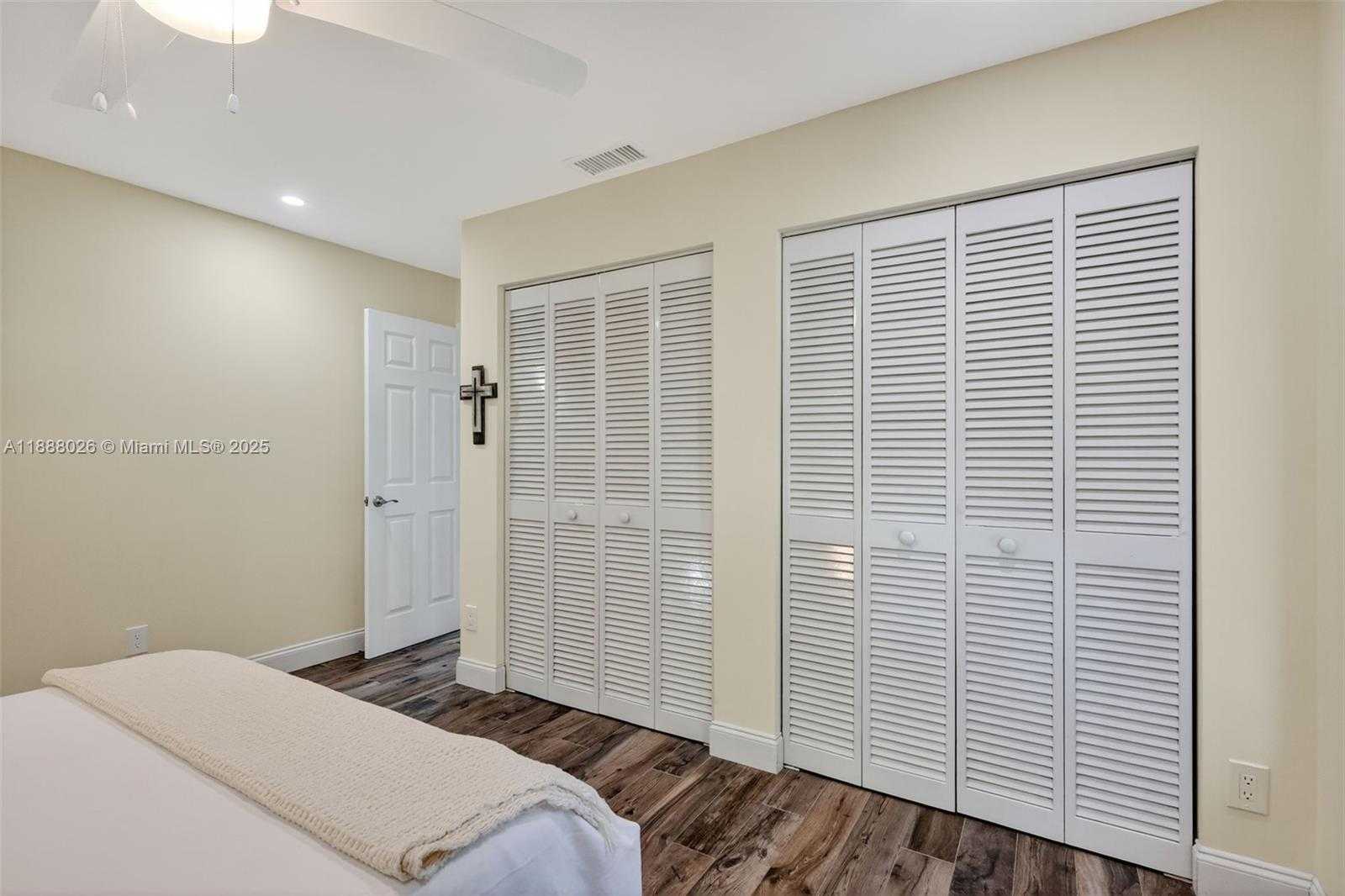 Small Image of 8860 SOUTH WEST 49TH CT, Cooper City Number 35