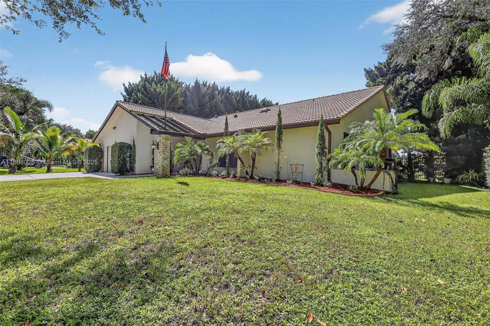 Small Image of 8860 SOUTH WEST 49TH CT, Cooper City Number 4