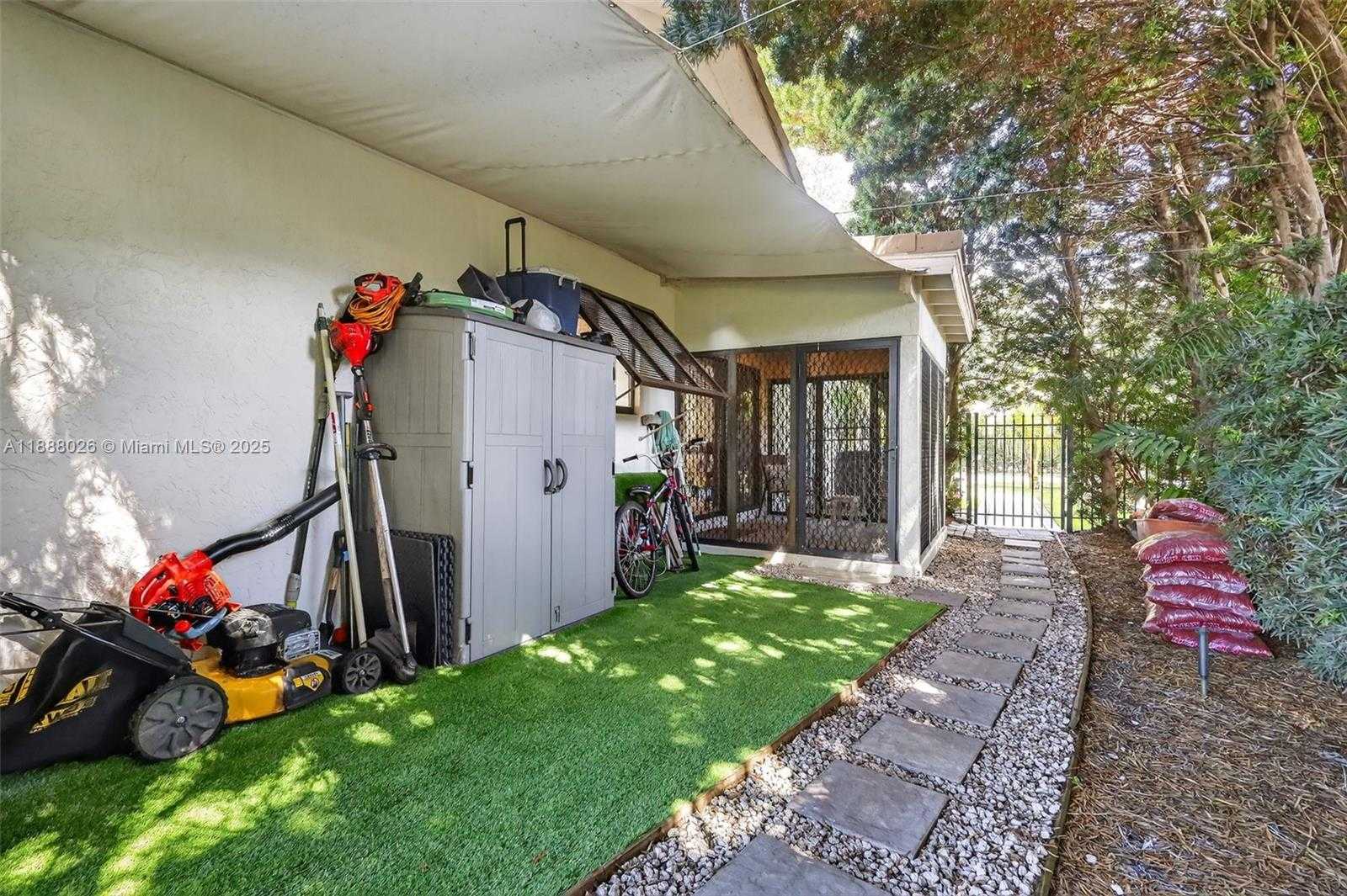 Small Image of 8860 SOUTH WEST 49TH CT, Cooper City Number 55