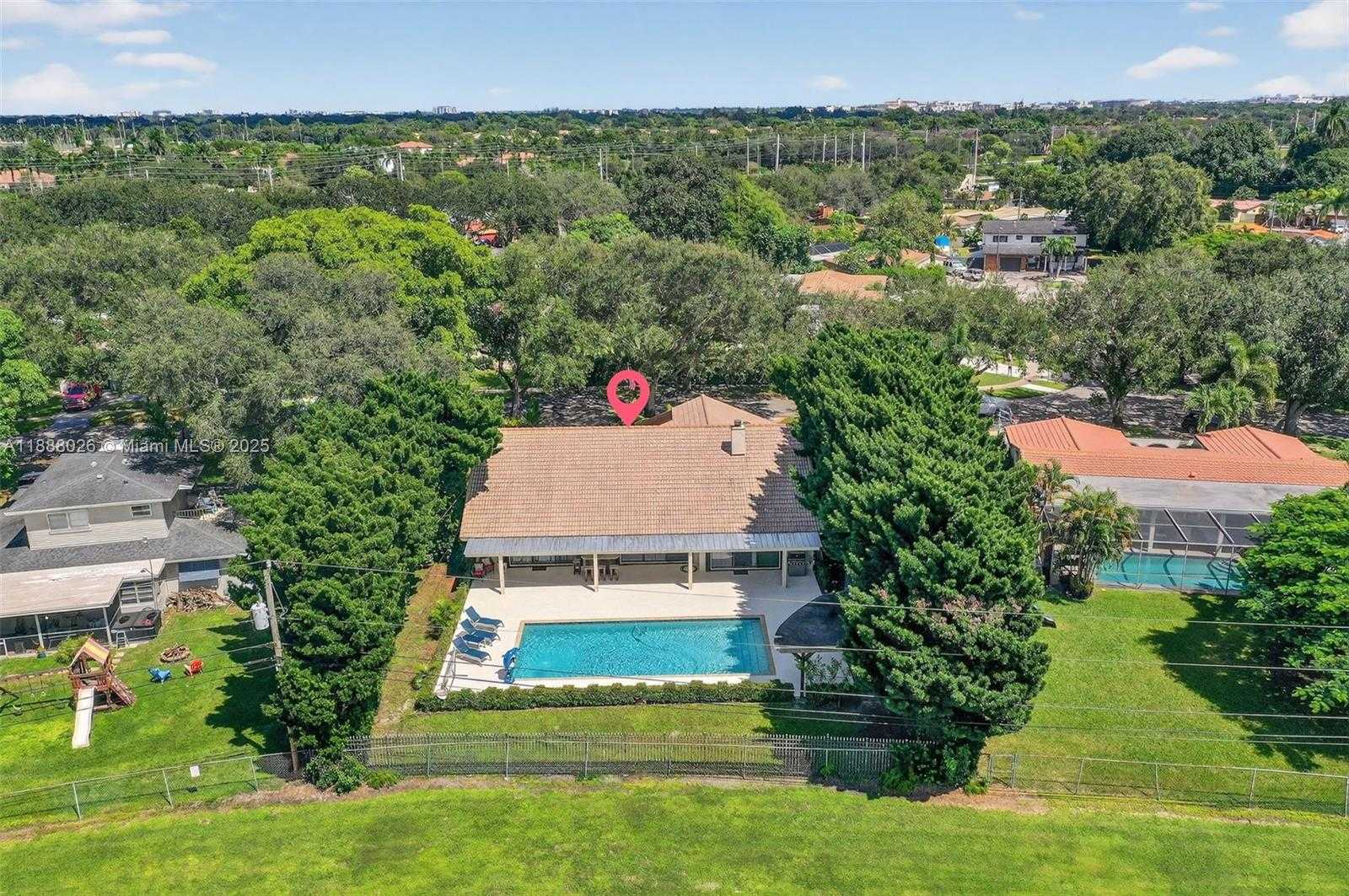 Small Image of 8860 SOUTH WEST 49TH CT, Cooper City Number 83