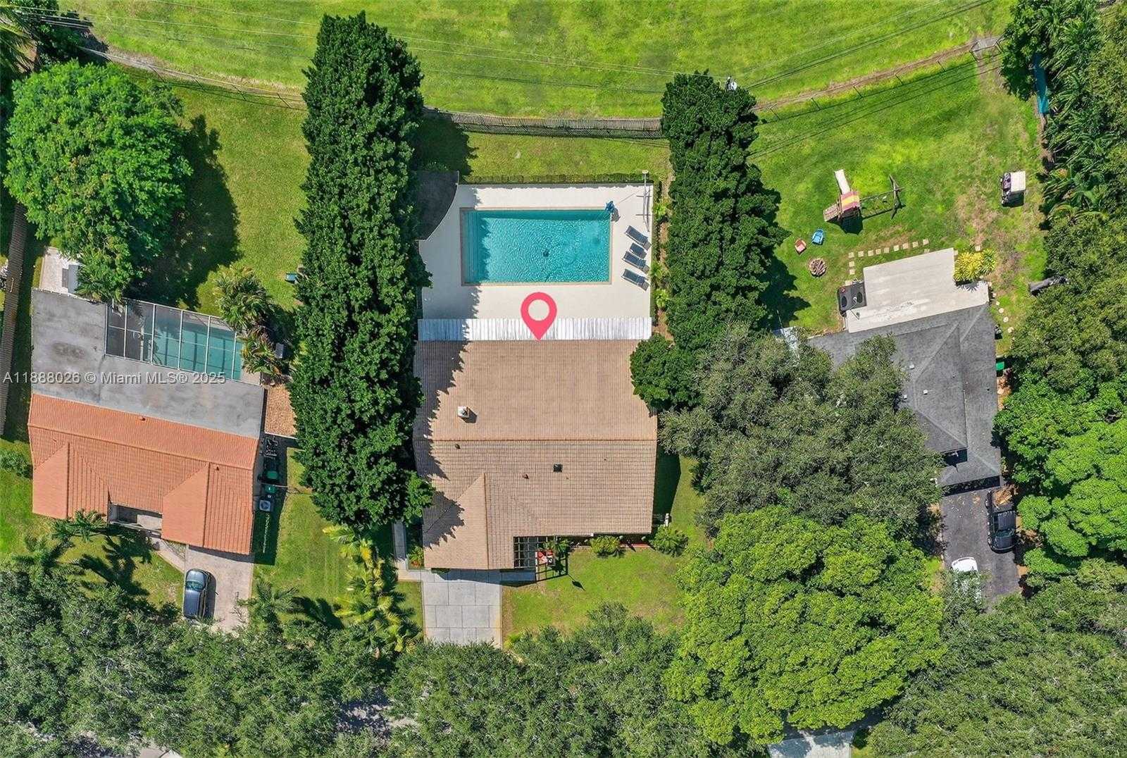 Small Image of 8860 SOUTH WEST 49TH CT, Cooper City Number 86