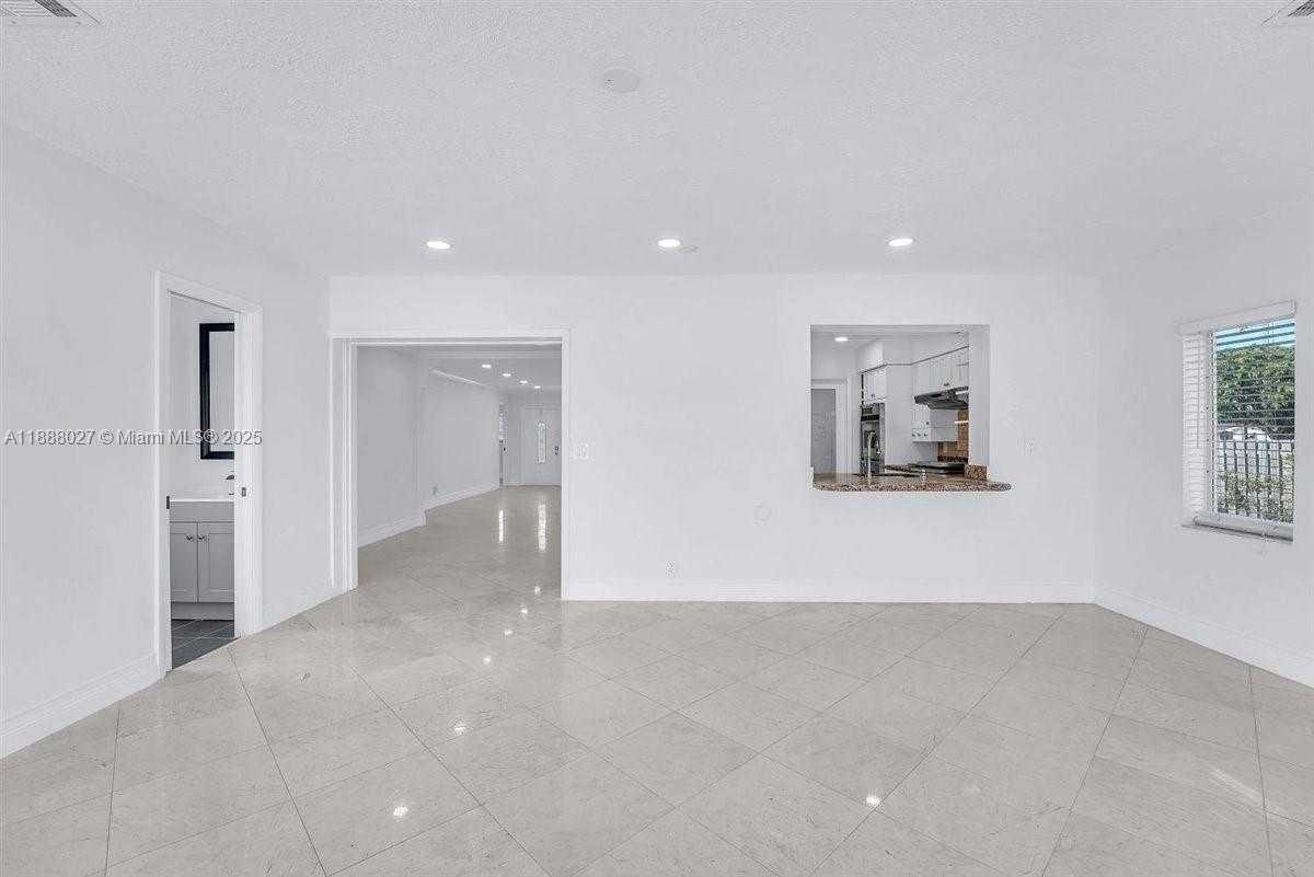 Small Image of 2005 NORTH 36TH AVE, Hollywood Number 10