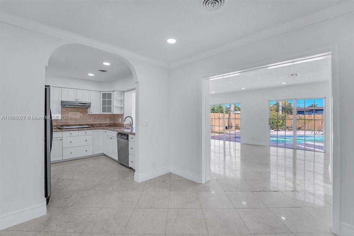 Small Image of 2005 NORTH 36TH AVE, Hollywood Number 6