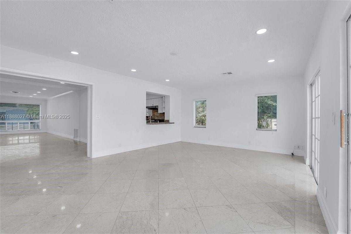 Small Image of 2005 NORTH 36TH AVE, Hollywood Number 8