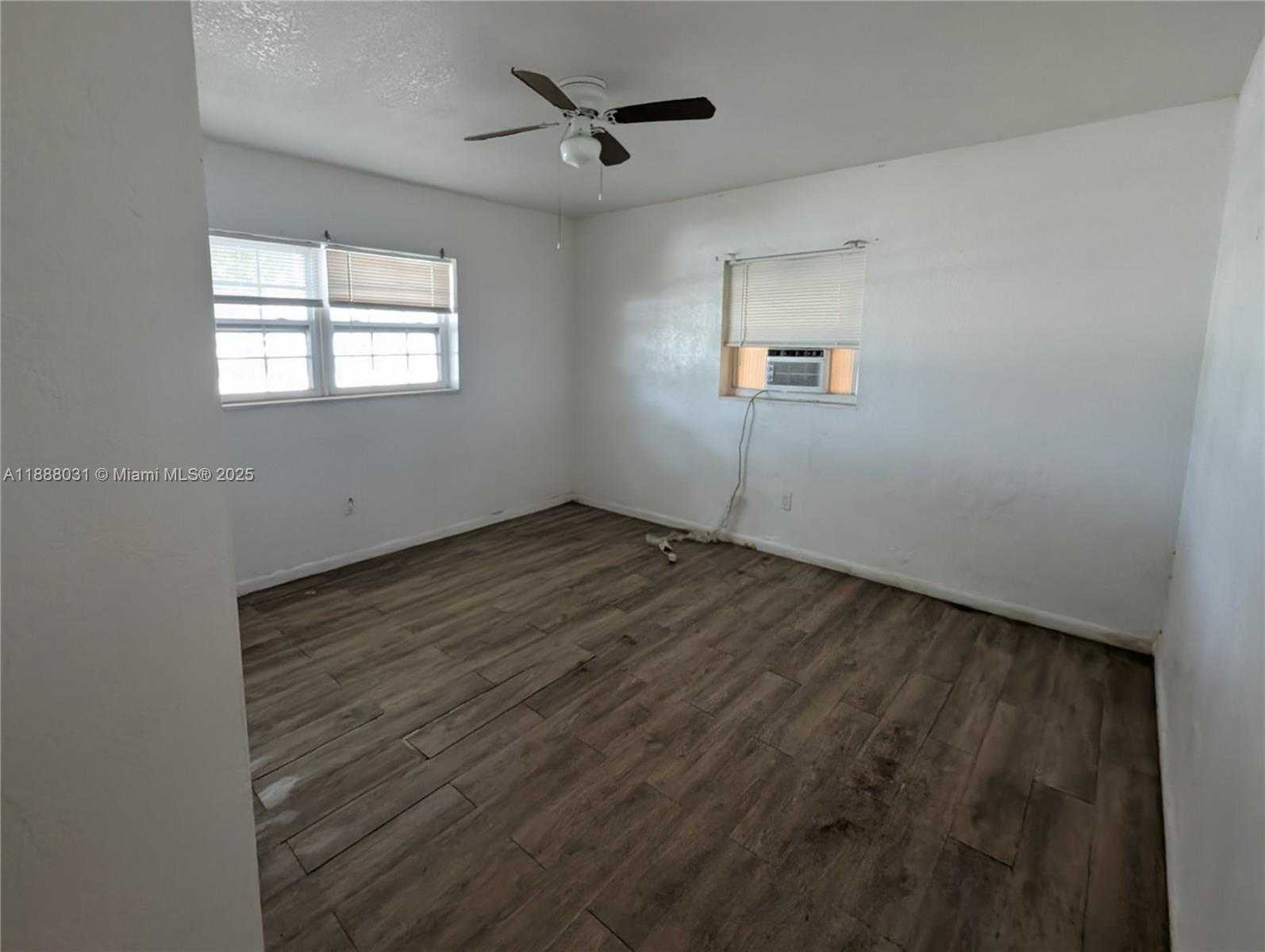 Small Image of 6470 MIRAMAR PKWY, Miramar Number 19