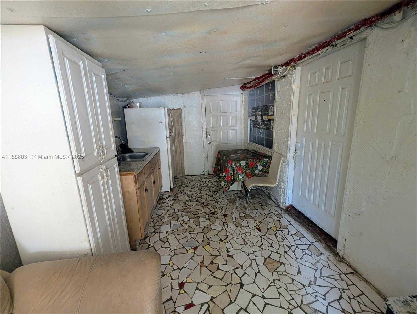 Small Image of 6470 MIRAMAR PKWY, Miramar Number 25