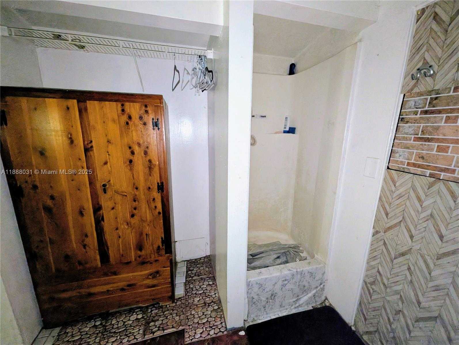 Small Image of 6470 MIRAMAR PKWY, Miramar Number 30