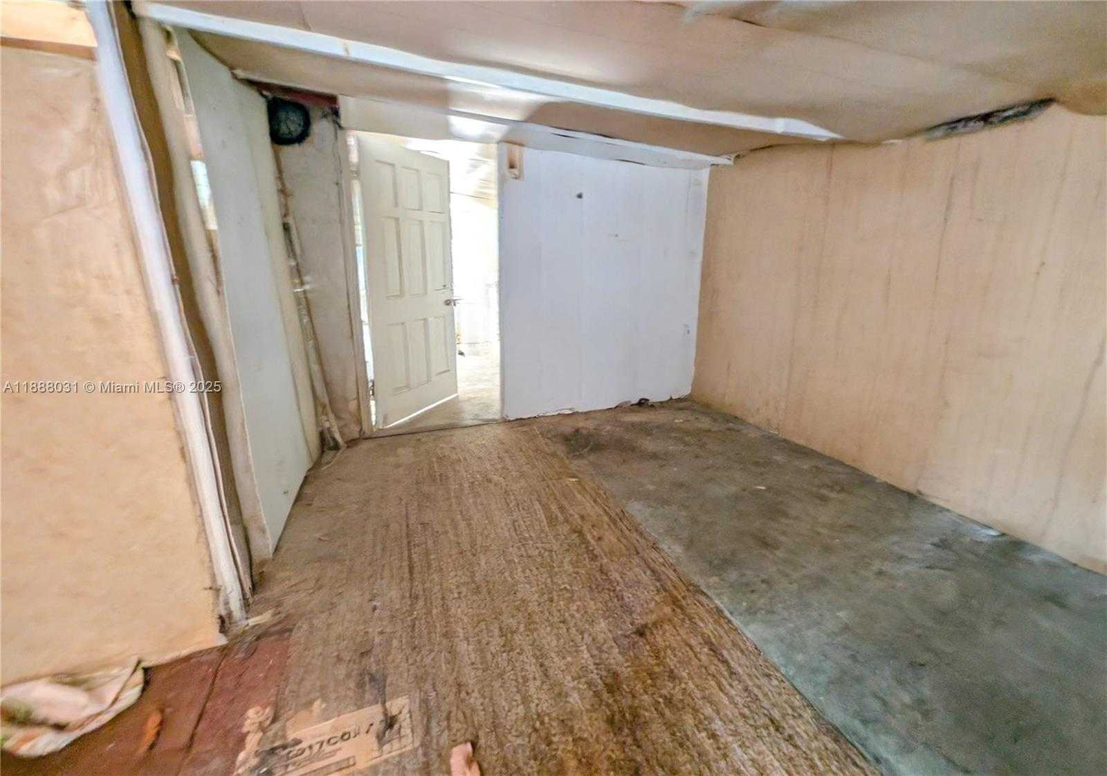 Small Image of 6470 MIRAMAR PKWY, Miramar Number 31