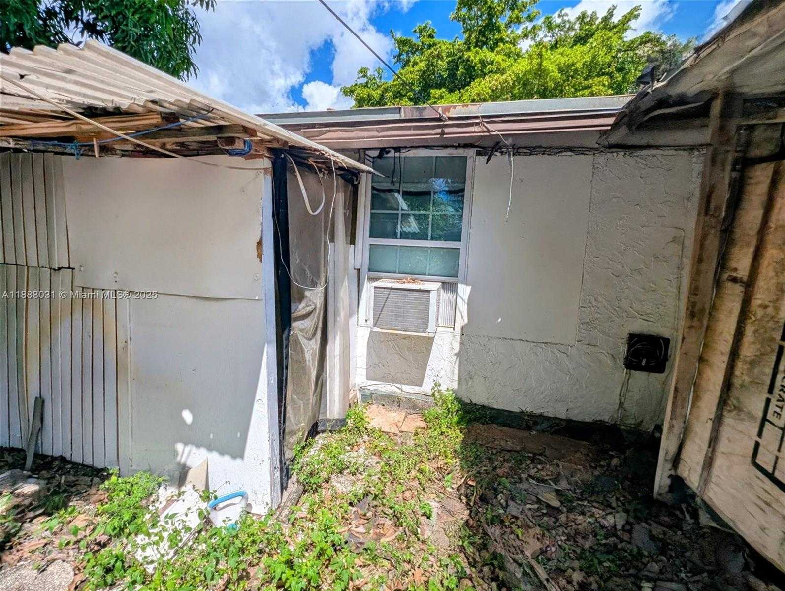 Small Image of 6470 MIRAMAR PKWY, Miramar Number 36