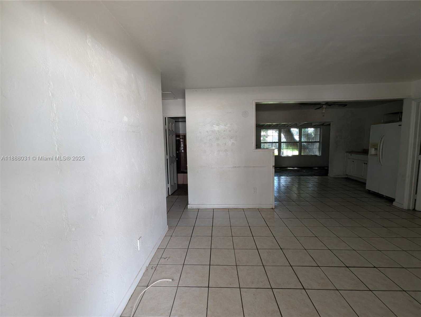 Small Image of 6470 MIRAMAR PKWY, Miramar Number 9