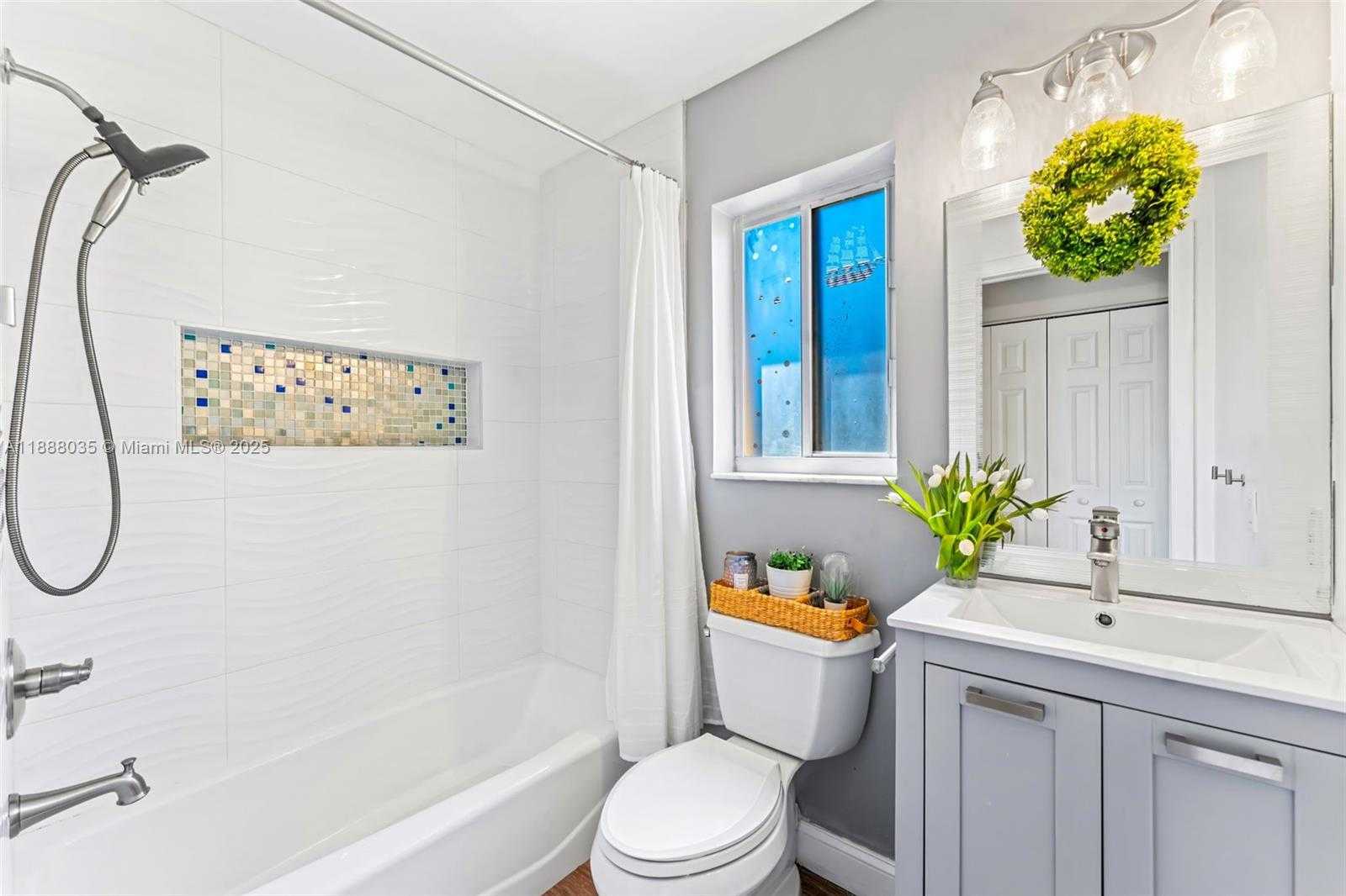 Small Image of 1536 SALERNO CIR, Weston Number 16