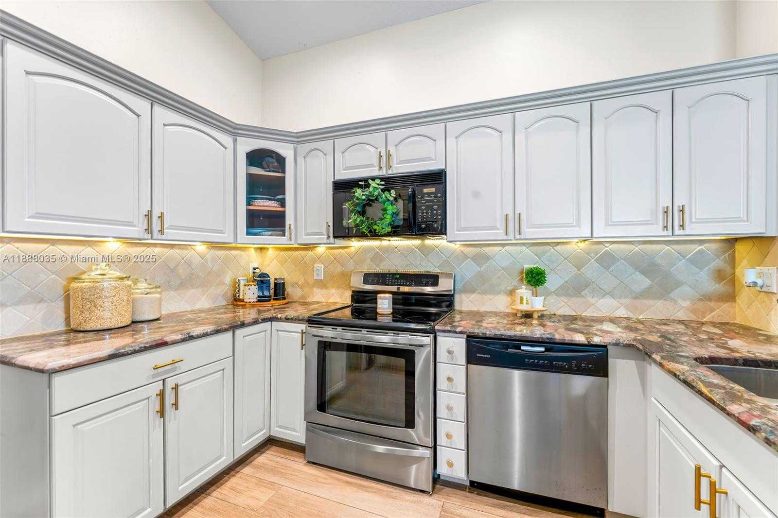 Small Image of 1536 SALERNO CIR, Weston Number 9