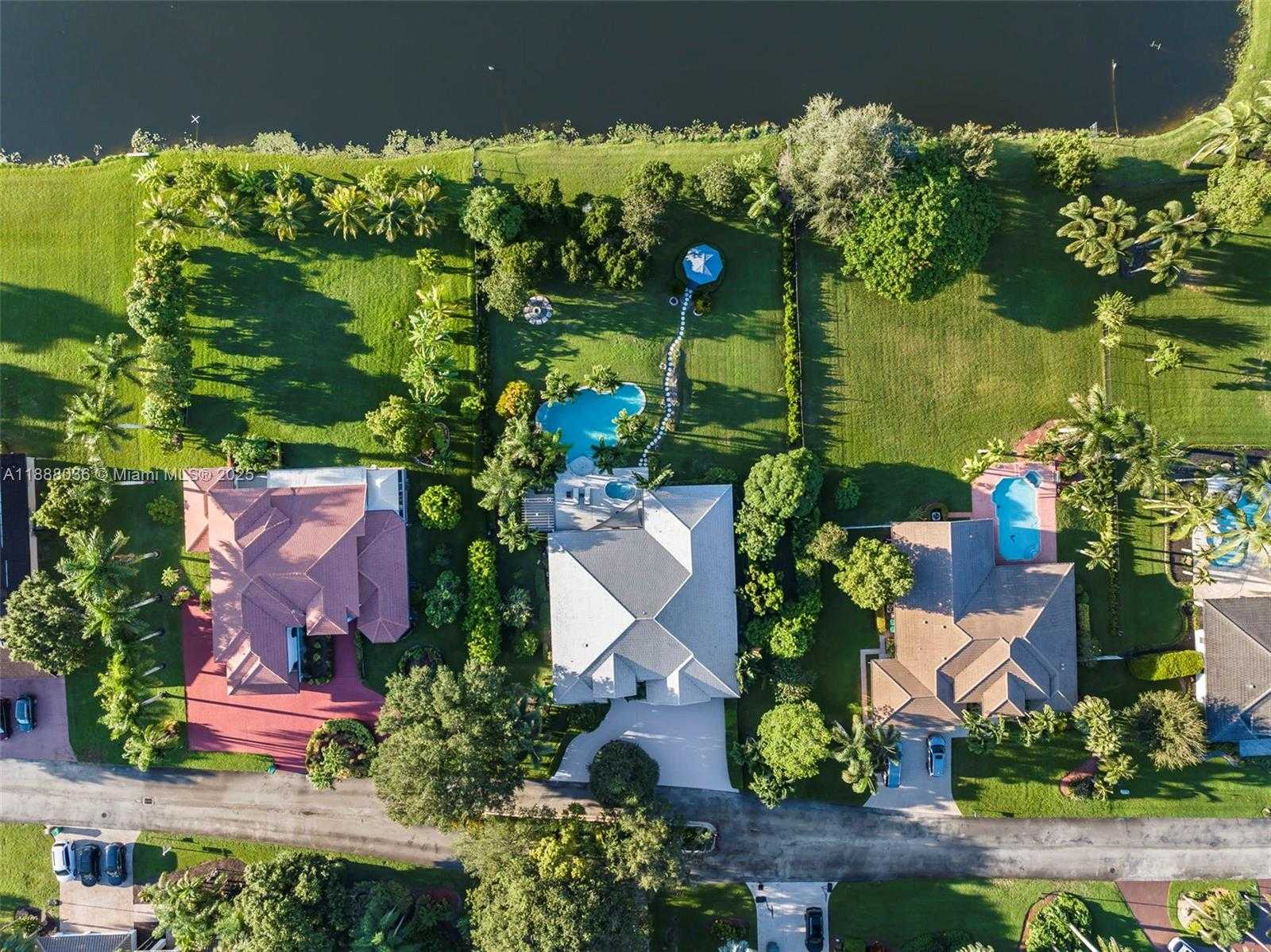 Small Image of 12555 SOUTH WEST 34TH PL, Davie Number 30