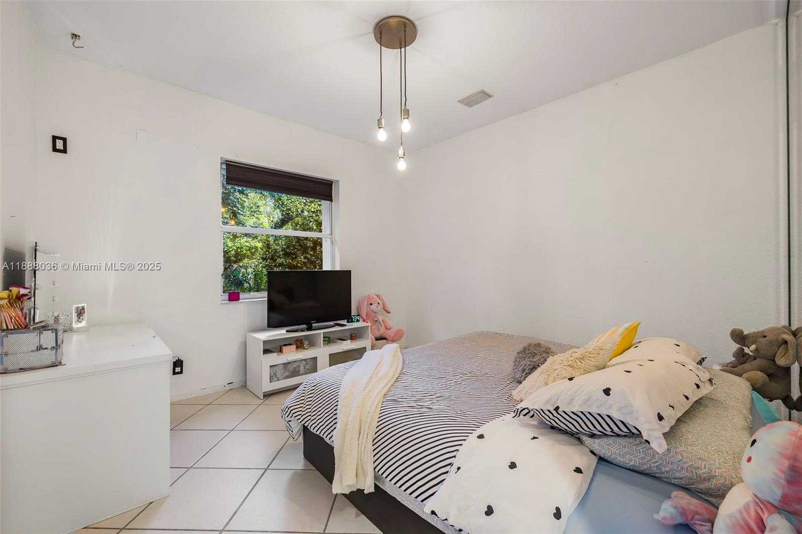 Small Image of 12555 SOUTH WEST 34TH PL, Davie Number 73