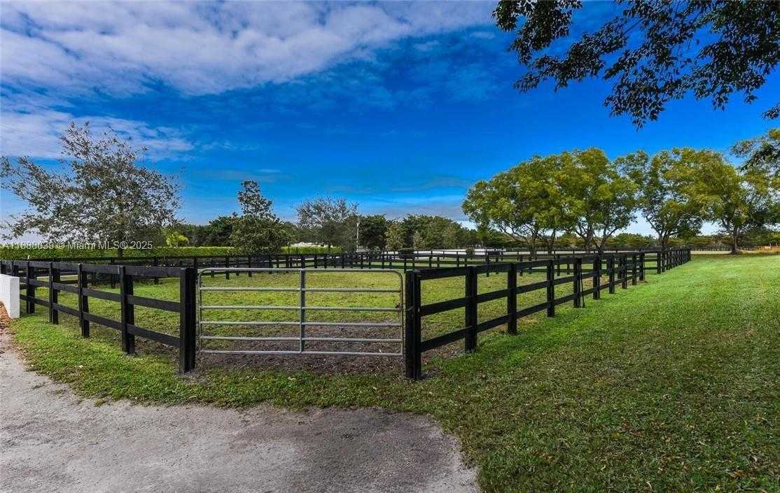 Small Image of 14390 PALM BEACH POINT BLVD, Wellington Number 23