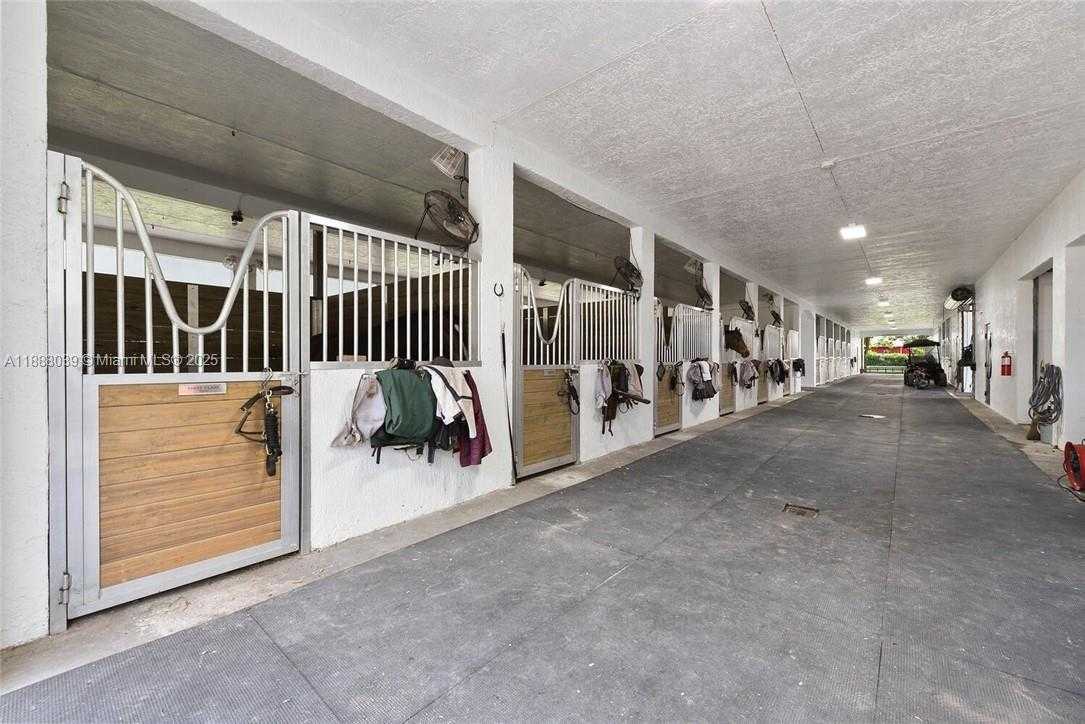 Small Image of 14390 PALM BEACH POINT BLVD, Wellington Number 8