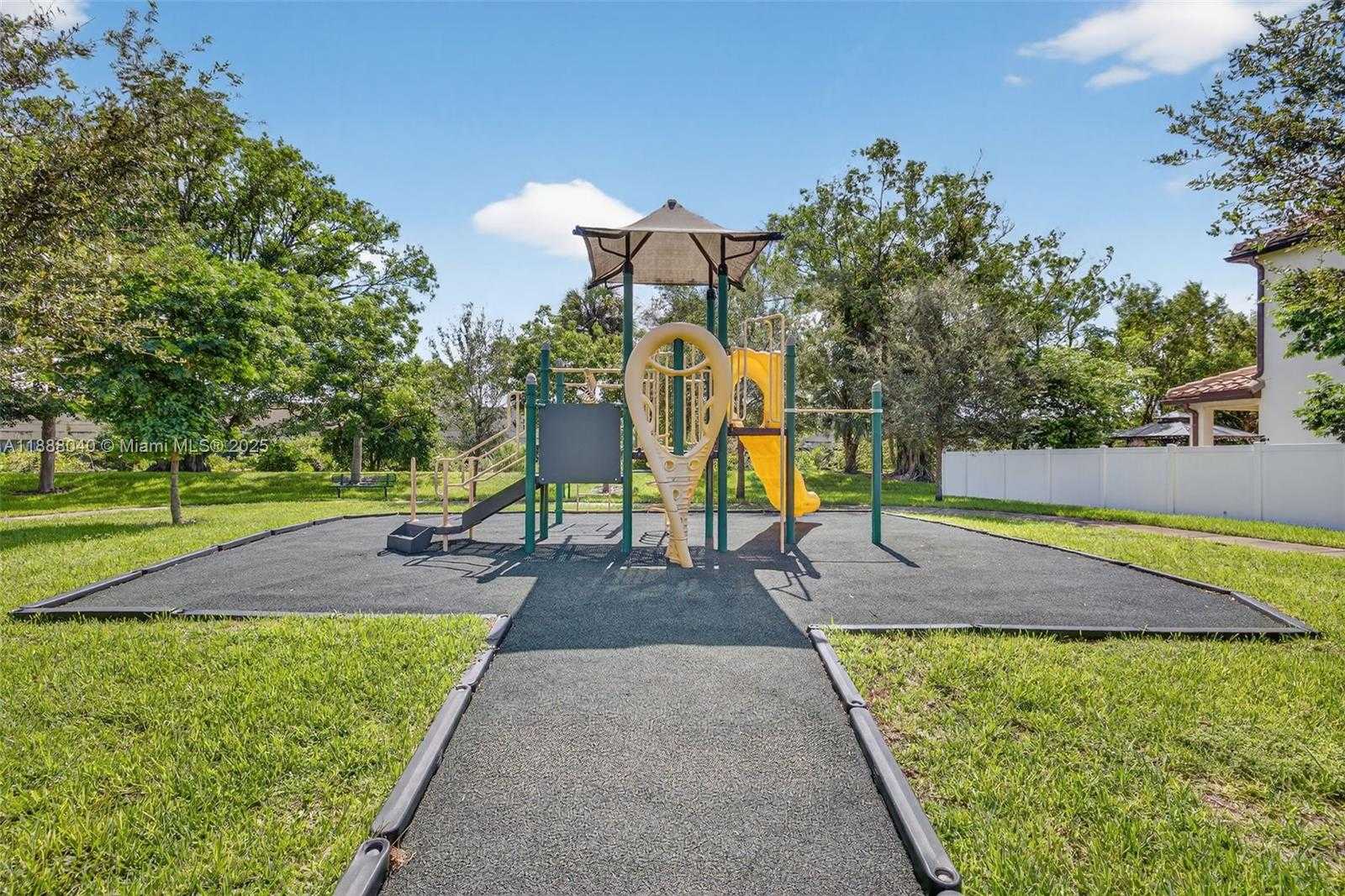 Small Image of 5316 NORTH WEST 48TH LN, Tamarac Number 29