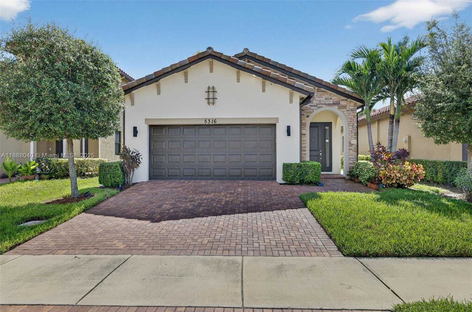 Small Image of 5316 NORTH WEST 48TH LN, Tamarac Number 30