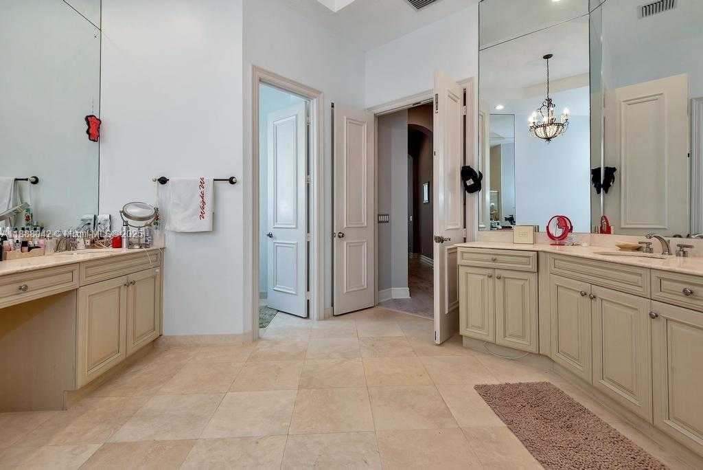 Small Image of 17931 LAKE AZURE WAY, Boca Raton Number 26