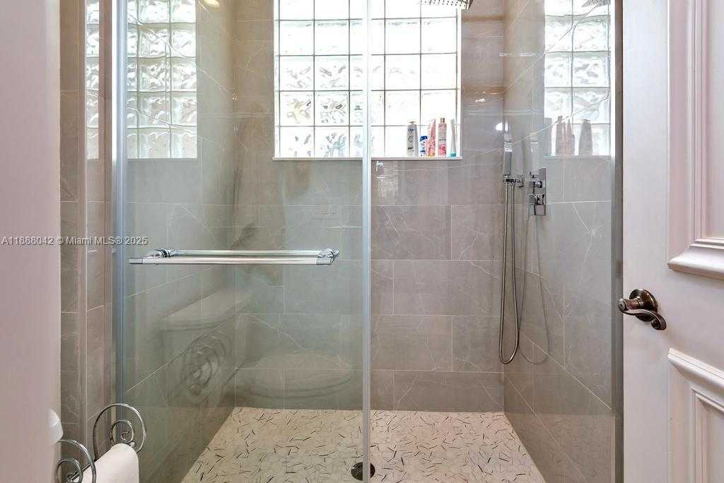 Small Image of 17931 LAKE AZURE WAY, Boca Raton Number 37