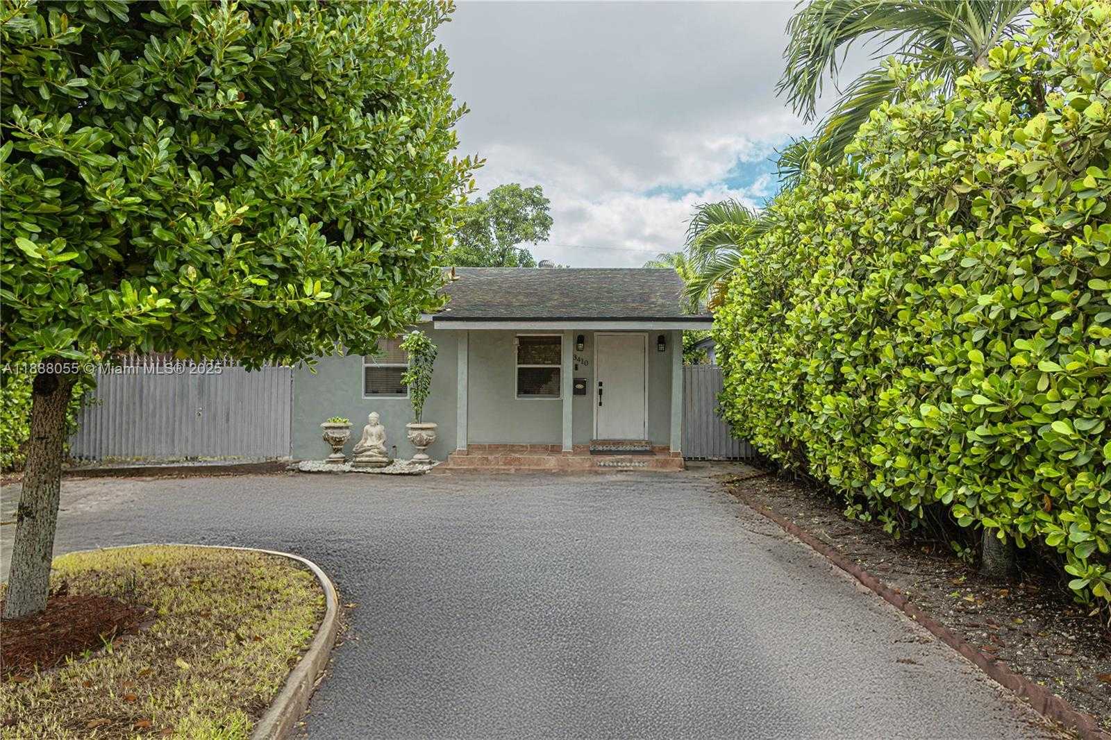 Small Image of 3410 SOUTH WEST 24TH ST, Miami Number 2