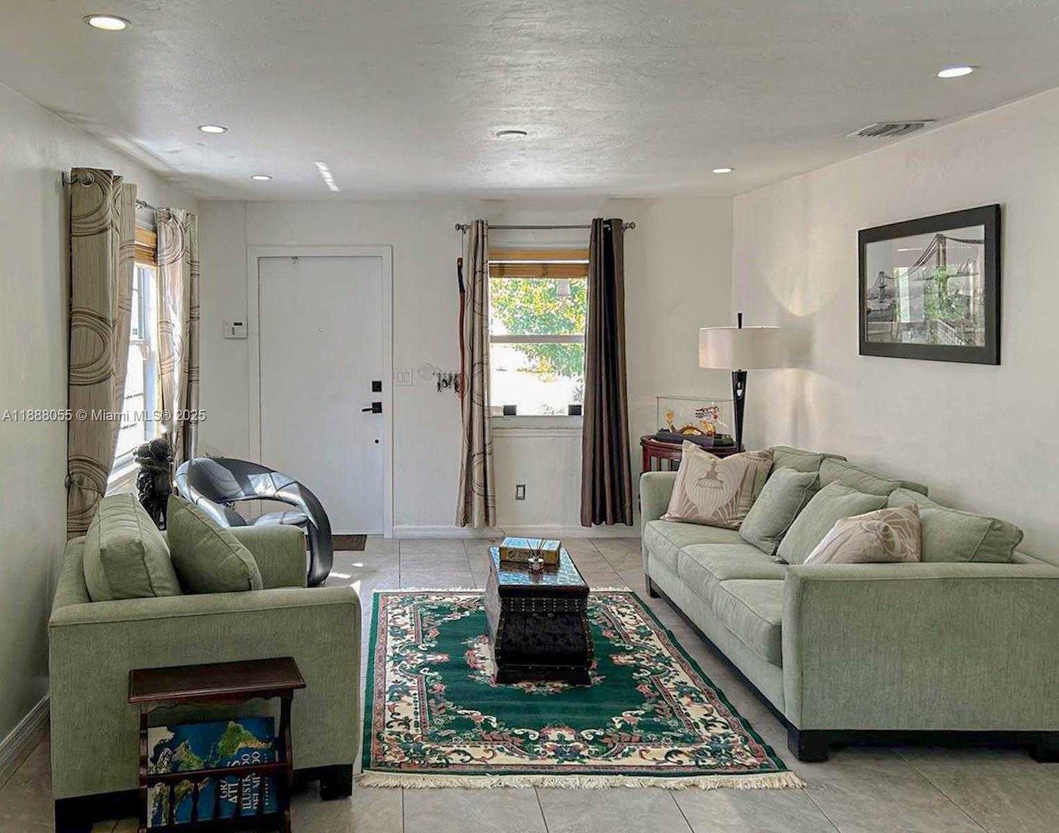 Small Image of 3410 SOUTH WEST 24TH ST, Miami Number 4