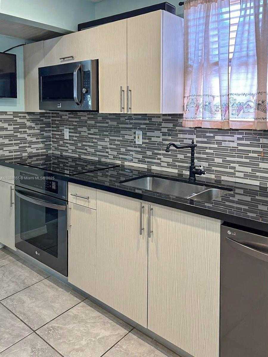 Small Image of 3410 SOUTH WEST 24TH ST, Miami Number 6