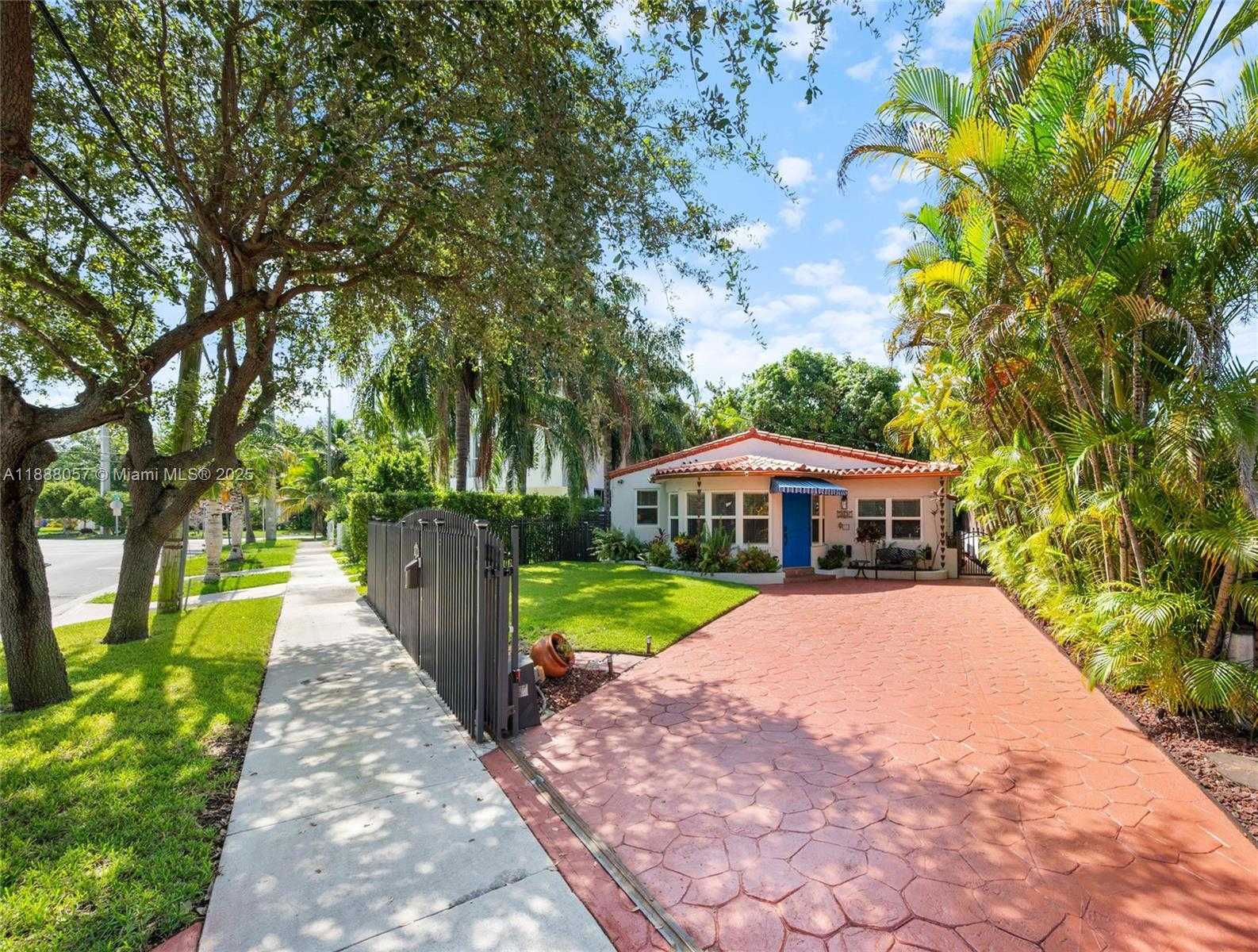 Small Image of 1020 SOUTH WEST 22ND ST, Miami Number 26