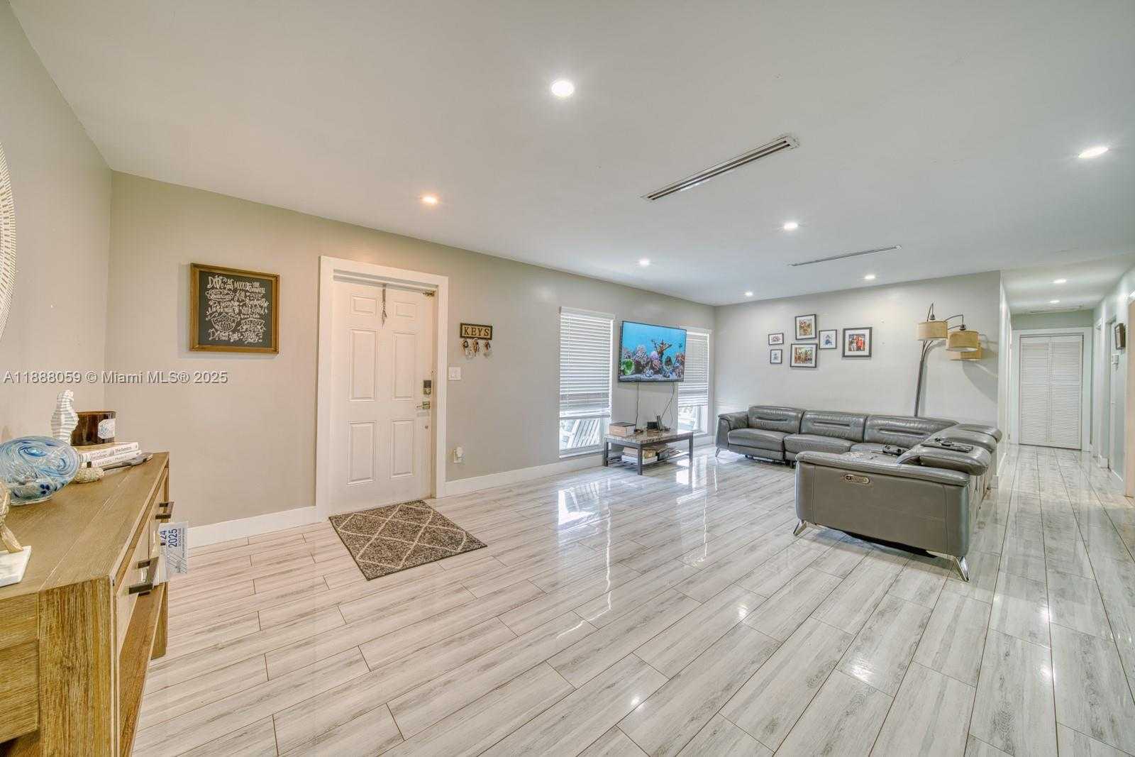 Small Image of 9104 SOUTH WEST 180TH ST, Palmetto Bay Number 12