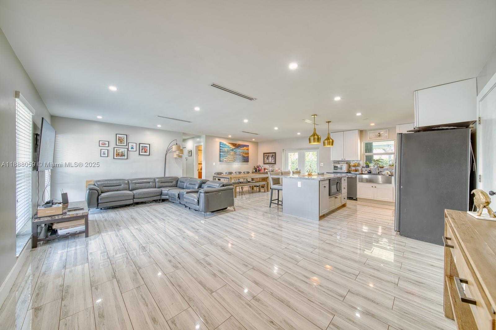 Small Image of 9104 SOUTH WEST 180TH ST, Palmetto Bay Number 13