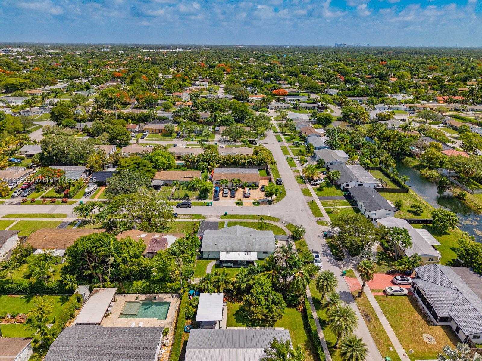 Small Image of 9104 SOUTH WEST 180TH ST, Palmetto Bay Number 32