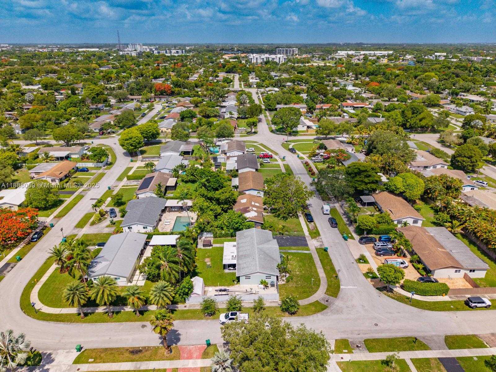 Small Image of 9104 SOUTH WEST 180TH ST, Palmetto Bay Number 33