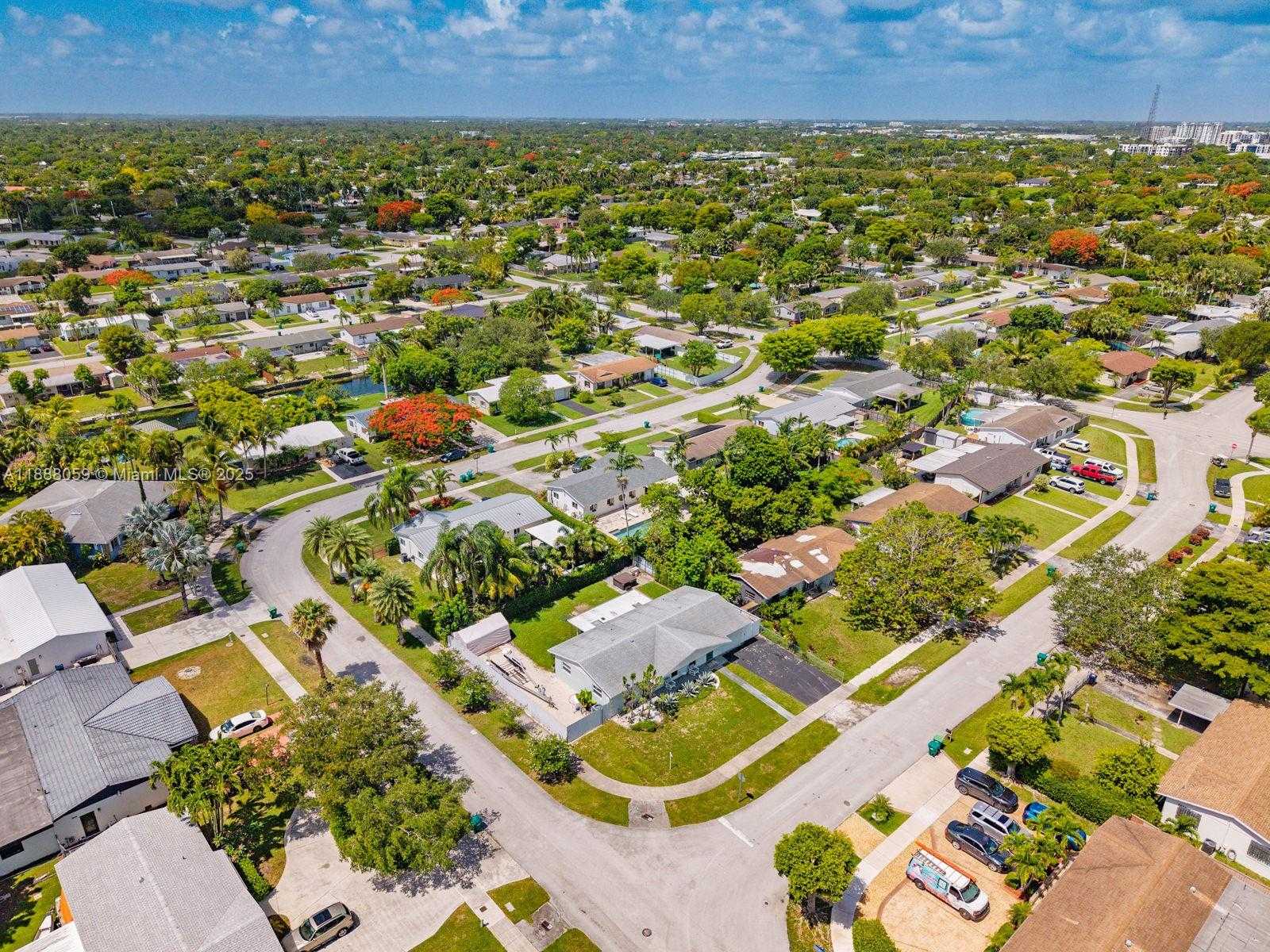 Small Image of 9104 SOUTH WEST 180TH ST, Palmetto Bay Number 34