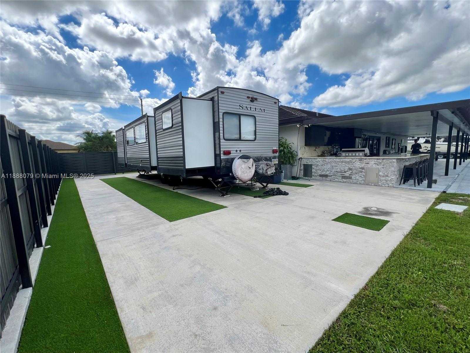Small Image of 20461 SOUTH WEST 320TH ST, Homestead Number 41