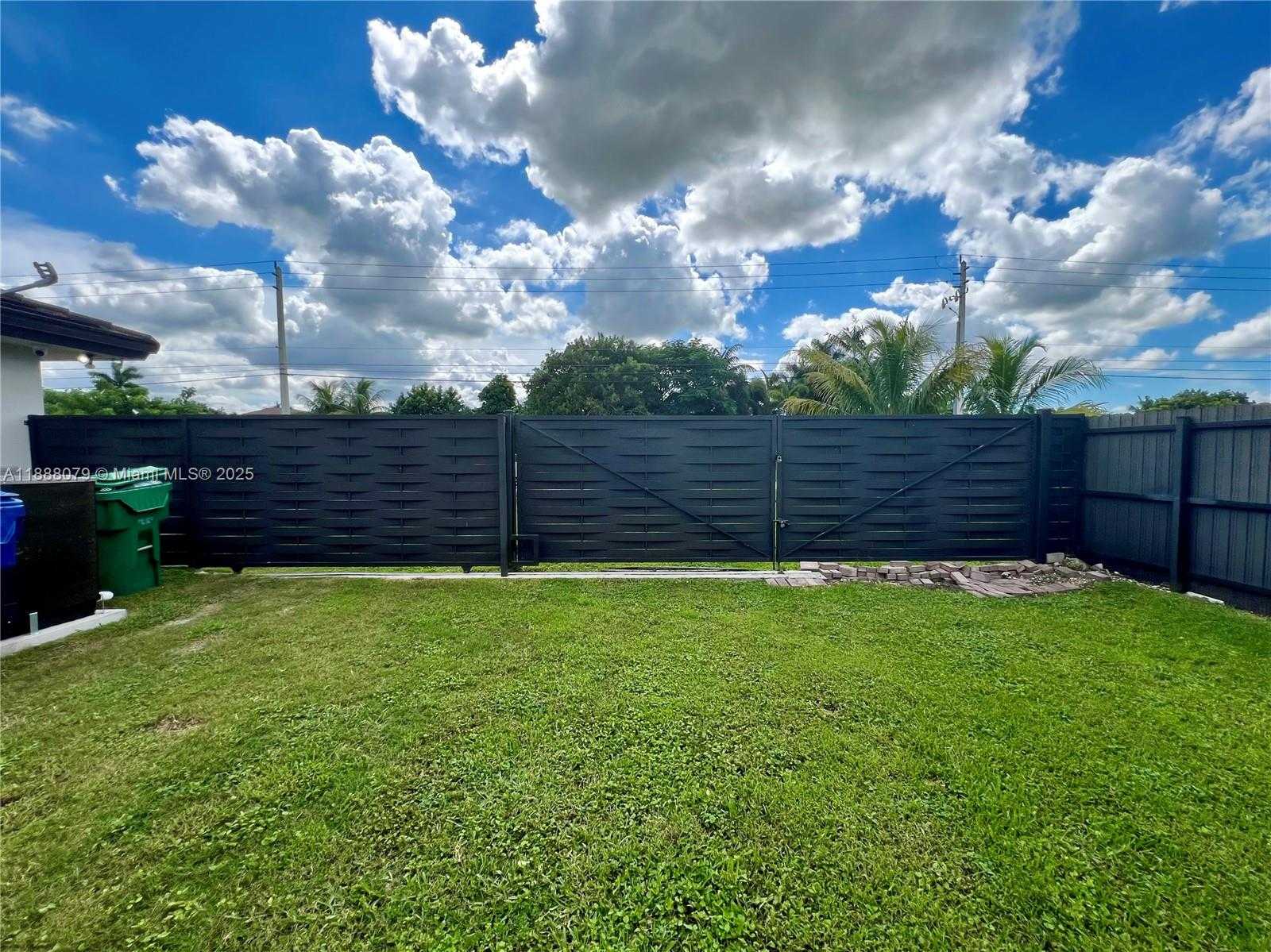 Small Image of 20461 SOUTH WEST 320TH ST, Homestead Number 47