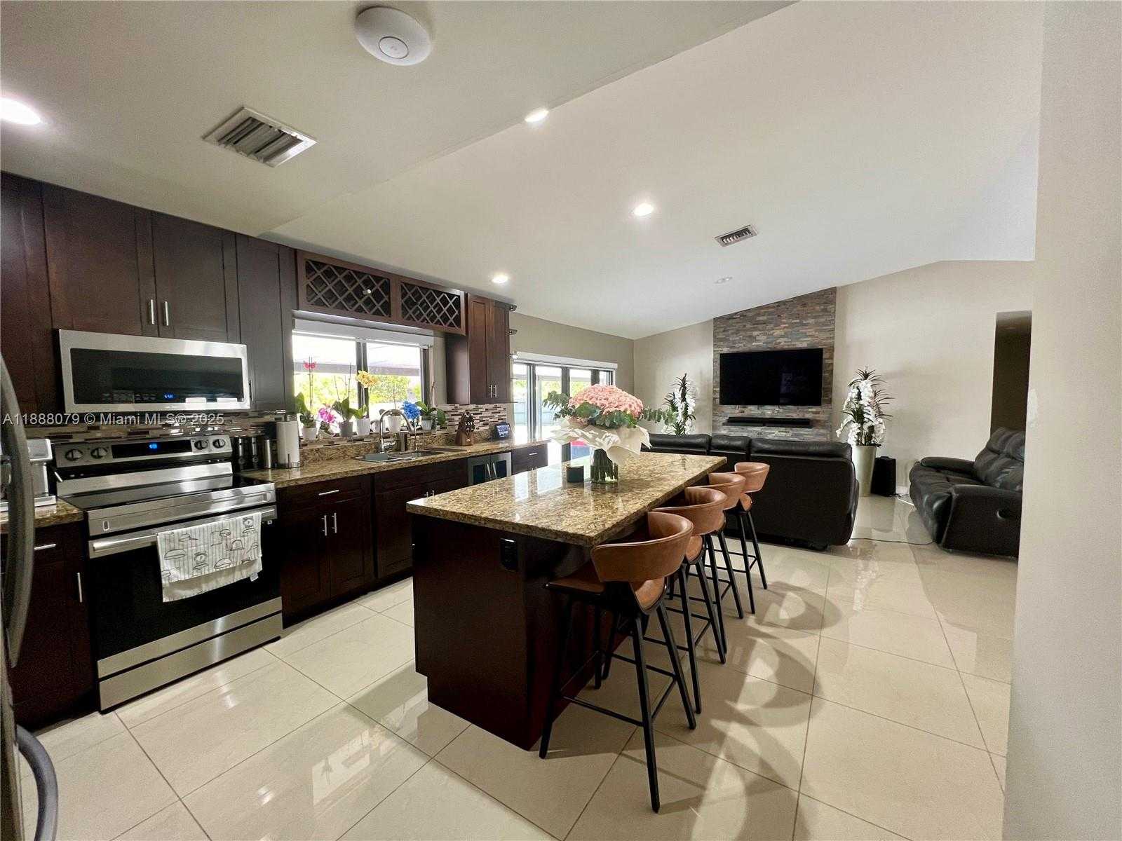 Small Image of 20461 SOUTH WEST 320TH ST, Homestead Number 6